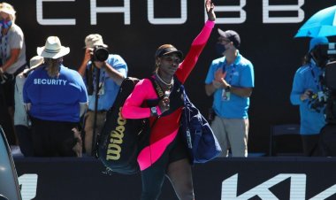 Australian Open 2021: Mu marira menshi Serena Williams yakoze agashya nyuma yo gusezererwa n'umwangavu w'imyaka 23 - AMAFOTO