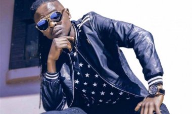 Umuhanzi Weasel yahogojwe n’umukobwa w’Umunyarwandakazi uri muri Miss Rwanda 2021 amwamamaza mu Kinyarwanda