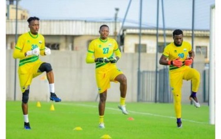 Ndoli utarasezera mu Amavubi yavuze umunyezamu mwiza hagati ya Kwizera na Mvuyekure n’icyizere aha Mashami