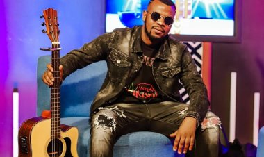 Maitre Dodian yasohoye indirimbo irimo inkuru yumvikanisha abagiye kubana akaramata-Video