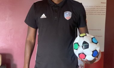 UMURI Foundation ya Jimmy Mulisa yahawe ibikoresho na UEFA- AMAFOTO