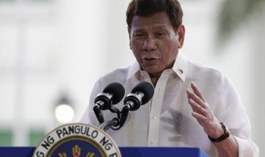 Perezida  wa Philippines Rodrigo Roa Duterte yateye ubwoba abaturage ko uzanga urukingo azafungwa