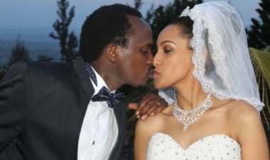 Umuraperi Riderman n’umugore we babyaye impanga