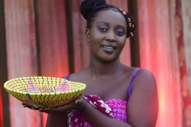 Umuhanzikazi Sandra Gihana yazinutswe kujya mu nsengero kubera umupasiteri baryamanye yabanje kumuhanurira-Video