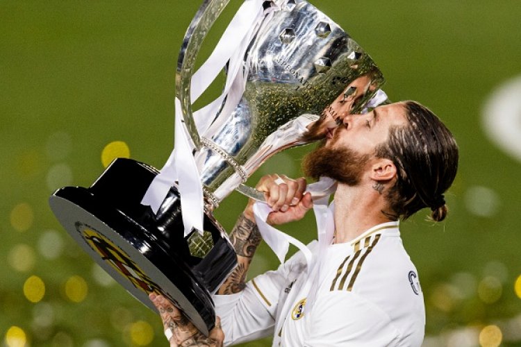 Sergio Ramos Garcia arasezera kuri Real Madrid akiniye imyaka 16 akayihesha ibikombe 22