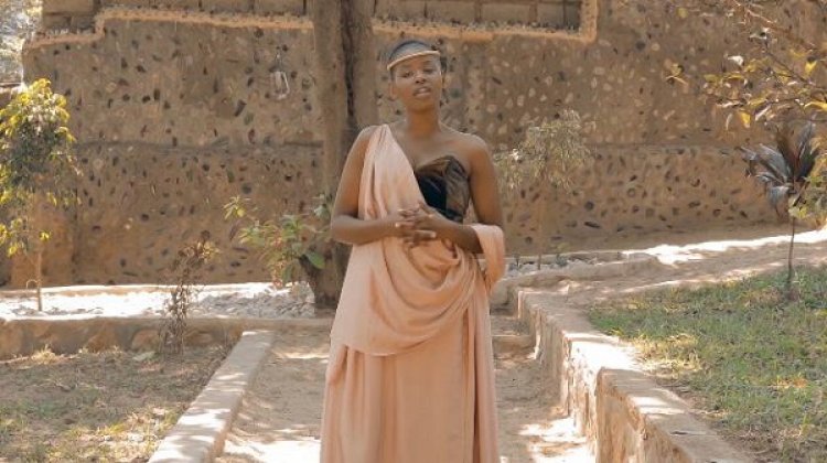 Umusizi Murekatete Claudine ashaka gutanga umusanzu mu kubaka u Rwanda-Video