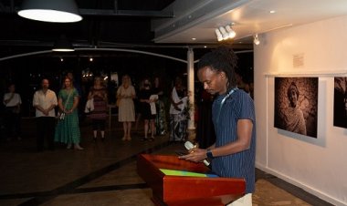 SNV Rwanda funded an exhibition project "Umutakwasuku"