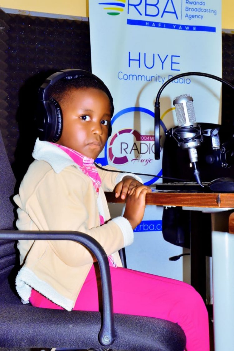 Wa mwana w'imyaka 7 ufite impano itangaje yo kuririmba yasohoye indirimbo  itaka igihugu