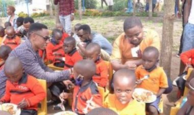 Super actress; Rosine Bazongere, journalists including Peacemaker, Guterman  and others enjoyed Christmas together with younger children