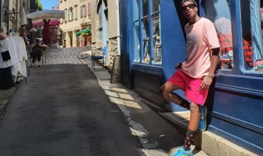 Davis D came back to search for an extended Visa