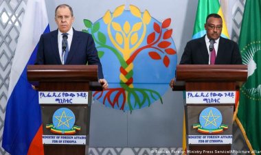 Etiyopiya: Lavrov yahuye n'abayobozi ba guverinoma i Addis Abeba, yibasira isi yose ishingiye ku madorari y'Abanyamerika
