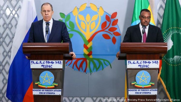 Etiyopiya: Lavrov yahuye n'abayobozi ba guverinoma i Addis Abeba, yibasira isi yose ishingiye ku madorari y'Abanyamerika