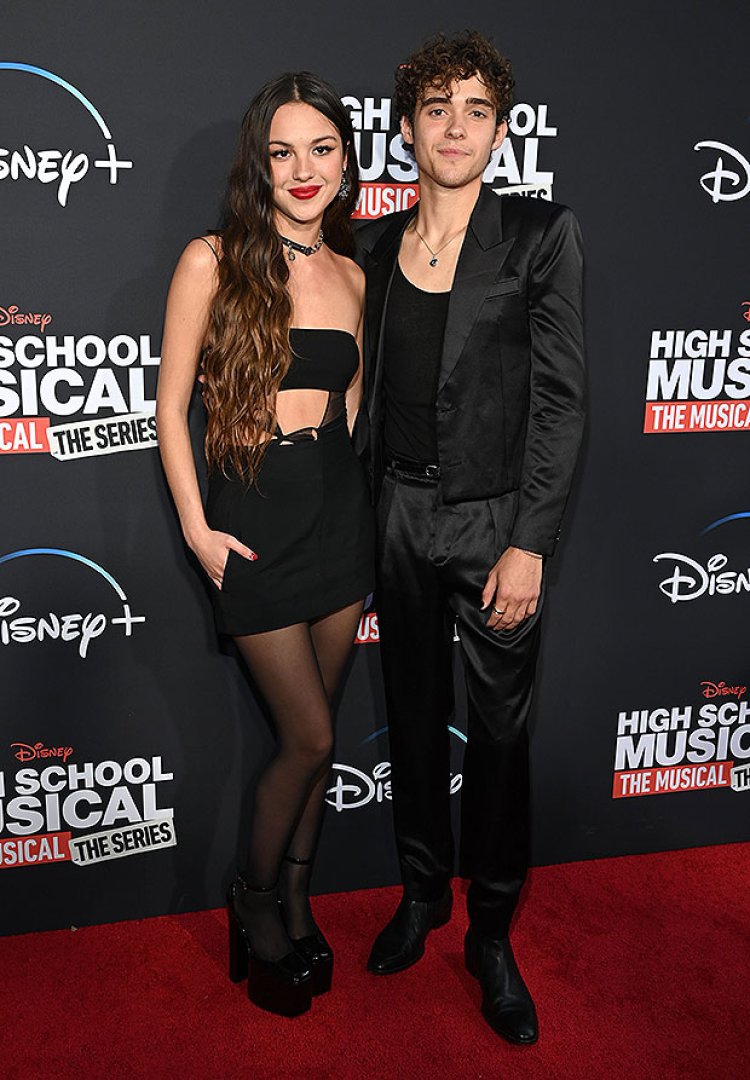 Olivia Rodrigo & Joshua Basset bongeye guhuzwa na 'HSMTMTS' Premiere maze ibyishimo birabataha