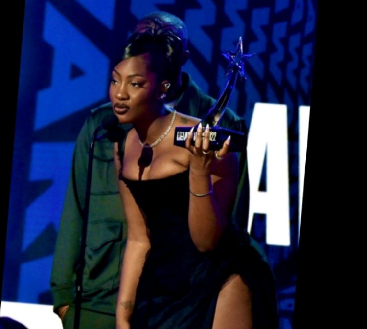 Ikirangirire muri muzika yibaga ibiryo cyangwa akaburara