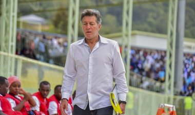 Robertinho yapfuye ikintu kimwe na APR FC mu masezerano bifuza gusinyana