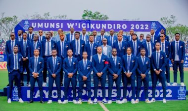 Inkuru mbi ku mutoza n'abafana ba Rayon Sports bari bamaranye iminsi agatwenge ku maso