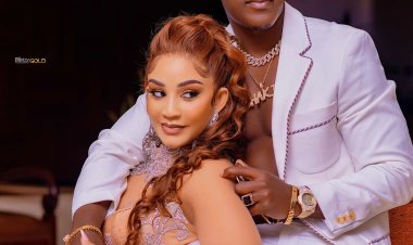 Zari yakamejeje nyuma yo kubura telefoni yarimo amafoto y’umukunzi we mushya