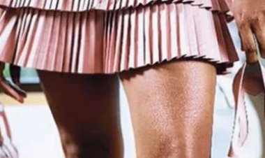 Abokobwa n' abagore bakubiswe iz' akabwana bazira imyambarire