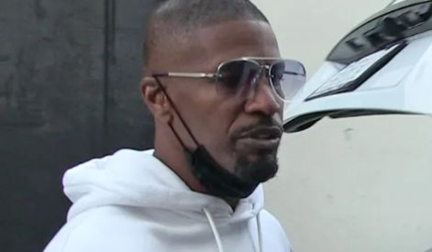 Jamie Foxx yamaze kuva mu bitaro