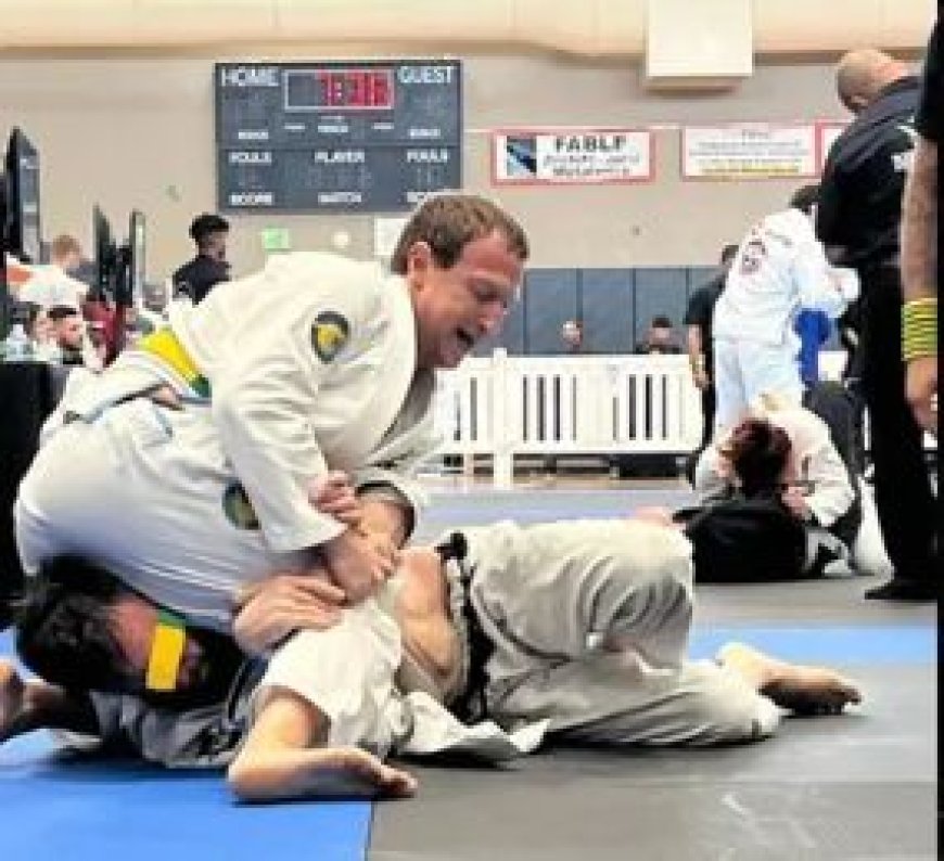 Ngo ni bwo bwa mbere yarakinnye  ayo kurwana! Zuckerberg washinze Facebook yatahanye imidali