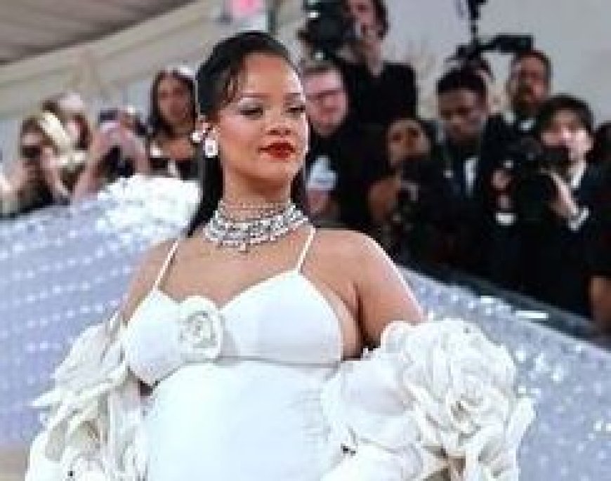 Ese Rihanna ni we ukurikirwa cyane kuri Twitter?