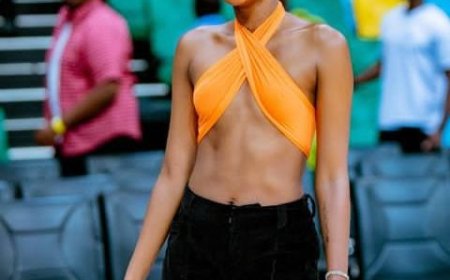 Bamwe baketse ko yambaye ubusa! Imyambarire y'umukobwa muri Bk Arena yarikoroje ku mbuga nkoranyambaga