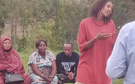 Abaturage b'i Kiruri mu Karere ka Huye banyuzwe n'ibyamamare-Amafoto