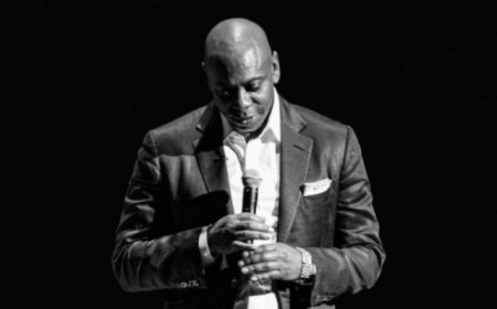 Amatike yamaze gushira ku isoko! Umunyarwenya Dave Chappelle agiye gukorera igitaramo i Kigali