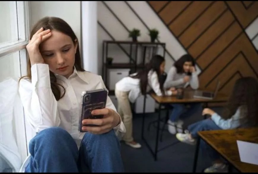 How the Internet Is Making Us Foolish